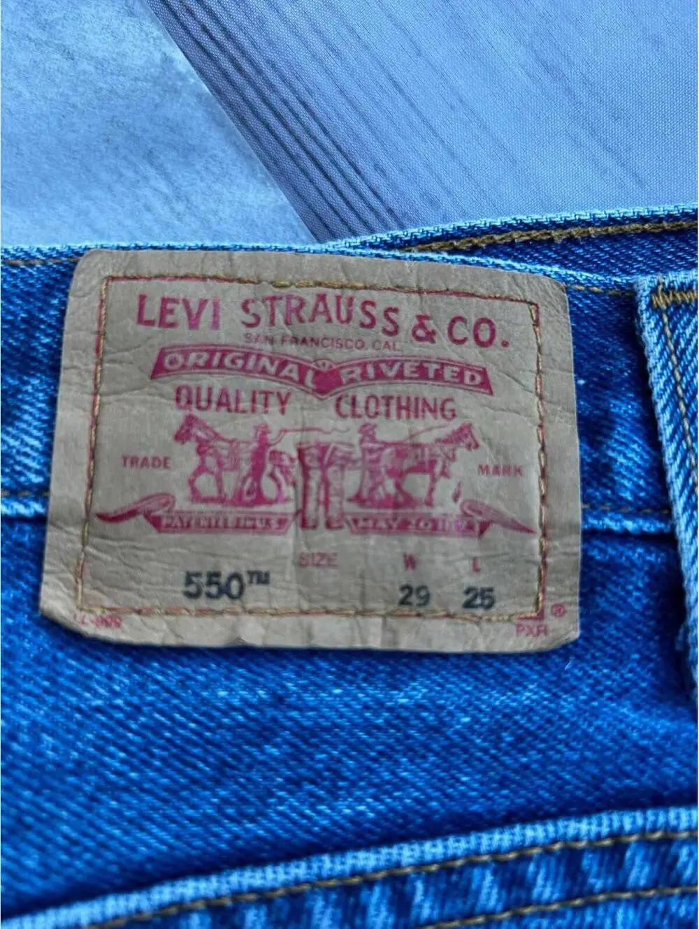 Levi's 550 Relaxed Fit Jeans Husky W29 L25 Youth Boys Medium Wash Cotton